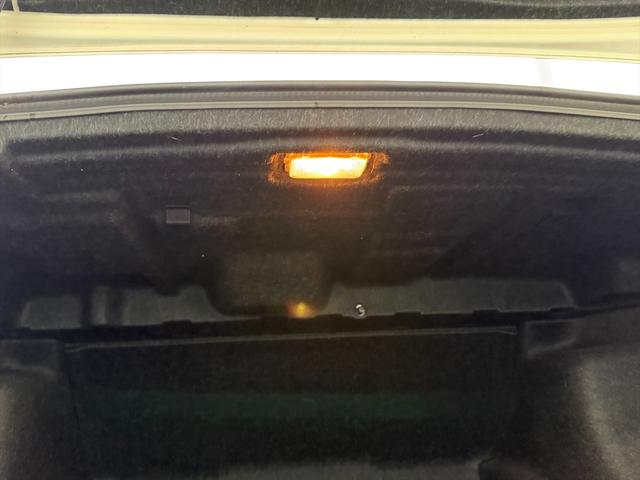 クラウン アスリート後期 TRDエアロ クルーズコントロール 純正ナビ 後期型 TRDフルエアロ クルーズコントロール メーカーナビ バックカメラ Bluetooth DVD再生 フルセグ パワーシート オートHIDライト ビルトインETC スマートキー フォグ 試乗OK(32枚目)