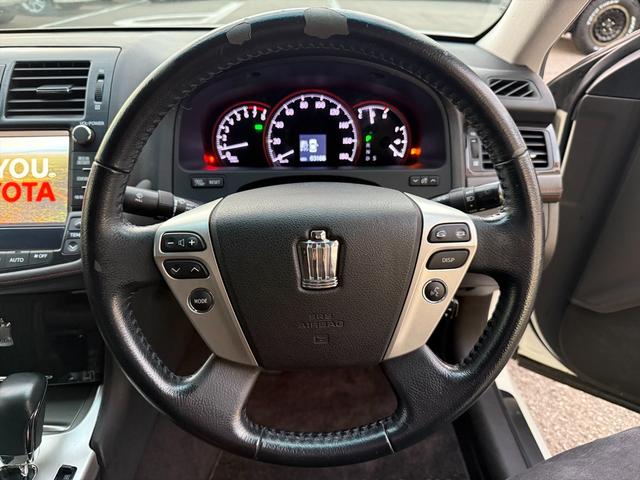 クラウン アスリート後期 TRDエアロ クルーズコントロール 純正ナビ 後期型 TRDフルエアロ クルーズコントロール メーカーナビ バックカメラ Bluetooth DVD再生 フルセグ パワーシート オートHIDライト ビルトインETC スマートキー フォグ 試乗OK(39枚目)