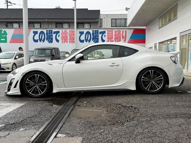 86 GT☆6MT☆VARISエアロ☆車高調☆マフラー☆試乗OK☆ 6MT VARISフロントバンパー TRDサイド&リアエアロ&リアスポ HKS MAX4SP車高調 柿本改マフラー BLITZスロコン クルコン HDDナビTV Bluetooth ドラレコ 試乗OK(6枚目)