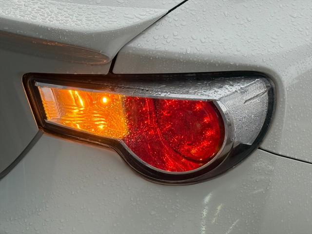 86 GT☆6MT☆VARISエアロ☆車高調☆マフラー☆試乗OK☆ 6MT VARISフロントバンパー TRDサイド&リアエアロ&リアスポ HKS MAX4SP車高調 柿本改マフラー BLITZスロコン クルコン HDDナビTV Bluetooth ドラレコ 試乗OK(16枚目)