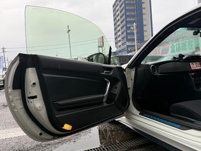 86 GT☆6MT☆VARISエアロ☆車高調☆マフラー☆試乗OK☆ 6MT VARISフロントバンパー TRDサイド&リアエアロ&リアスポ HKS MAX4SP車高調 柿本改マフラー BLITZスロコン クルコン HDDナビTV Bluetooth ドラレコ 試乗OK(21枚目)