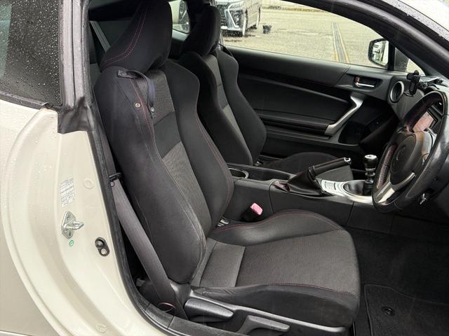 86 GT☆6MT☆VARISエアロ☆車高調☆マフラー☆試乗OK☆ 6MT VARISフロントバンパー TRDサイド&リアエアロ&リアスポ HKS MAX4SP車高調 柿本改マフラー BLITZスロコン クルコン HDDナビTV Bluetooth ドラレコ 試乗OK(25枚目)