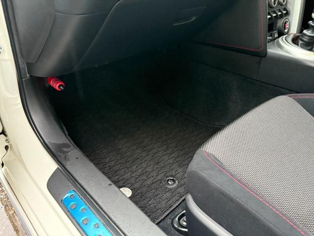 86 GT☆6MT☆VARISエアロ☆車高調☆マフラー☆試乗OK☆ 6MT VARISフロントバンパー TRDサイド&リアエアロ&リアスポ HKS MAX4SP車高調 柿本改マフラー BLITZスロコン クルコン HDDナビTV Bluetooth ドラレコ 試乗OK(30枚目)