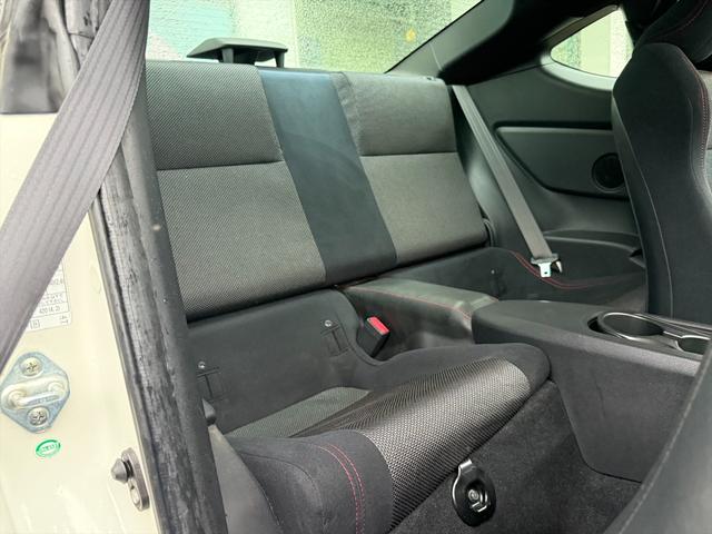 86 GT☆6MT☆VARISエアロ☆車高調☆マフラー☆試乗OK☆ 6MT VARISフロントバンパー TRDサイド&リアエアロ&リアスポ HKS MAX4SP車高調 柿本改マフラー BLITZスロコン クルコン HDDナビTV Bluetooth ドラレコ 試乗OK(32枚目)