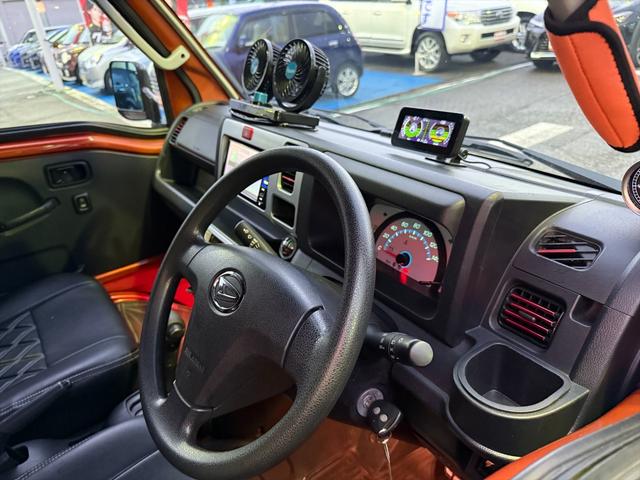 ハイゼットトラック ジャンボSA3t4WD☆リフトUP☆トノカバー☆試乗OK☆ 4WD リフトアップ 荷台トノカバー LEDバーライト LED作業灯 社外テール 社外アルミ MUDSTARタイヤ デジタルインナーミラー スマートアシスト 純正ナビTV バックカメラ ETC試乗OK(29枚目)