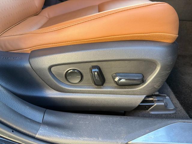 ＵＸ ＵＸ２５０ｈブラウンエディション４ＷＤ　プリクラッシュＳ　４ＷＤ　プリクラッシュＳ　ＬＴＡ　ＢＳＭ　本革シート　レーダークルーズコントロール　パーキングサイドアシスト　ルーフレール　メーカー純正ナビＴＶ　Ｂｌｕｅｔｏｏｔｈ　全方位カメラ　ＥＴＣ　試乗ＯＫ（22枚目）