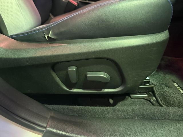 インプレッサスポーツハイブリッド ハイブリッド２．０ｉ－Ｓアイサイト４ＷＤ純正ナビＴＶ試乗ＯＫ　４ＷＤ　アイサイト　レーンキープ　アダプティブクルーズコントロール　純正メモリーナビ　フルセグＴＶ　Ｂｌｕｅｔｏｏｔｈ　Ｂカメラ　ハーフレザーシート　パワーシート　ドラレコ　ビルトインＥＴＣ　試乗ＯＫ（19枚目）