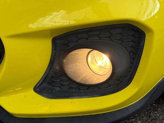 スイフトスポーツ ベースグレード６速マニュアル　デュアルセンサーブレーキＳ　６速マニュアル　デュアルセンサーブレーキＳ　レーンキープ　クルーズコントロール　純正８型ナビＴＶ　全方位カメラ　Ｂｌｕｅｔｏｏｔｈ　ビルトインＥＴＣ　ドラレコ　スマートキー　シートヒーター　試乗ＯＫ（13枚目）