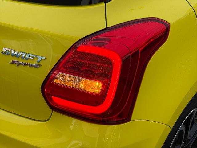 スイフトスポーツ ベースグレード６速マニュアル　デュアルセンサーブレーキＳ　６速マニュアル　デュアルセンサーブレーキＳ　レーンキープ　クルーズコントロール　純正８型ナビＴＶ　全方位カメラ　Ｂｌｕｅｔｏｏｔｈ　ビルトインＥＴＣ　ドラレコ　スマートキー　シートヒーター　試乗ＯＫ（15枚目）