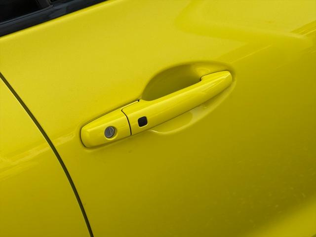 スイフトスポーツ ベースグレード６速マニュアル　デュアルセンサーブレーキＳ　６速マニュアル　デュアルセンサーブレーキＳ　レーンキープ　クルーズコントロール　純正８型ナビＴＶ　全方位カメラ　Ｂｌｕｅｔｏｏｔｈ　ビルトインＥＴＣ　ドラレコ　スマートキー　シートヒーター　試乗ＯＫ（16枚目）