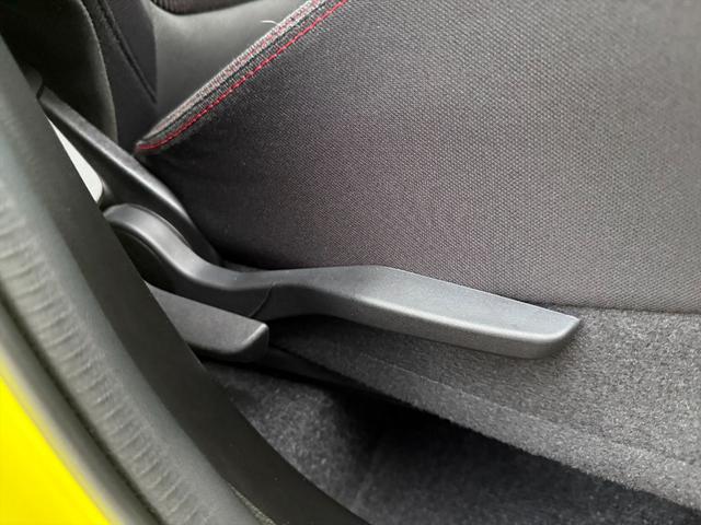 スイフトスポーツ ベースグレード６速マニュアル　デュアルセンサーブレーキＳ　６速マニュアル　デュアルセンサーブレーキＳ　レーンキープ　クルーズコントロール　純正８型ナビＴＶ　全方位カメラ　Ｂｌｕｅｔｏｏｔｈ　ビルトインＥＴＣ　ドラレコ　スマートキー　シートヒーター　試乗ＯＫ（21枚目）