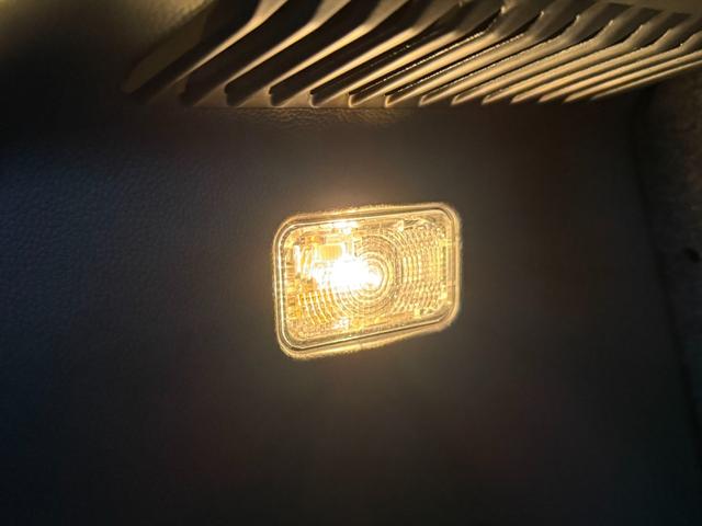 スイフトスポーツ ベースグレード６速マニュアル　デュアルセンサーブレーキＳ　６速マニュアル　デュアルセンサーブレーキＳ　レーンキープ　クルーズコントロール　純正８型ナビＴＶ　全方位カメラ　Ｂｌｕｅｔｏｏｔｈ　ビルトインＥＴＣ　ドラレコ　スマートキー　シートヒーター　試乗ＯＫ（35枚目）