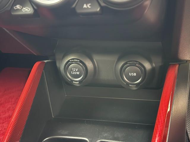 スイフトスポーツ ベースグレード６速マニュアル　デュアルセンサーブレーキＳ　６速マニュアル　デュアルセンサーブレーキＳ　レーンキープ　クルーズコントロール　純正８型ナビＴＶ　全方位カメラ　Ｂｌｕｅｔｏｏｔｈ　ビルトインＥＴＣ　ドラレコ　スマートキー　シートヒーター　試乗ＯＫ（62枚目）