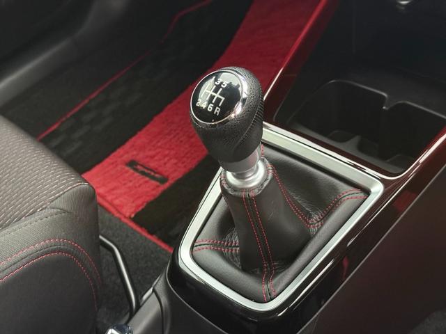 スイフトスポーツ ベースグレード６速マニュアル　デュアルセンサーブレーキＳ　６速マニュアル　デュアルセンサーブレーキＳ　レーンキープ　クルーズコントロール　純正８型ナビＴＶ　全方位カメラ　Ｂｌｕｅｔｏｏｔｈ　ビルトインＥＴＣ　ドラレコ　スマートキー　シートヒーター　試乗ＯＫ（64枚目）