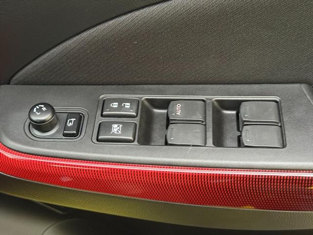 スイフトスポーツ ベースグレード６速マニュアル　デュアルセンサーブレーキＳ　６速マニュアル　デュアルセンサーブレーキＳ　レーンキープ　クルーズコントロール　純正８型ナビＴＶ　全方位カメラ　Ｂｌｕｅｔｏｏｔｈ　ビルトインＥＴＣ　ドラレコ　スマートキー　シートヒーター　試乗ＯＫ（78枚目）