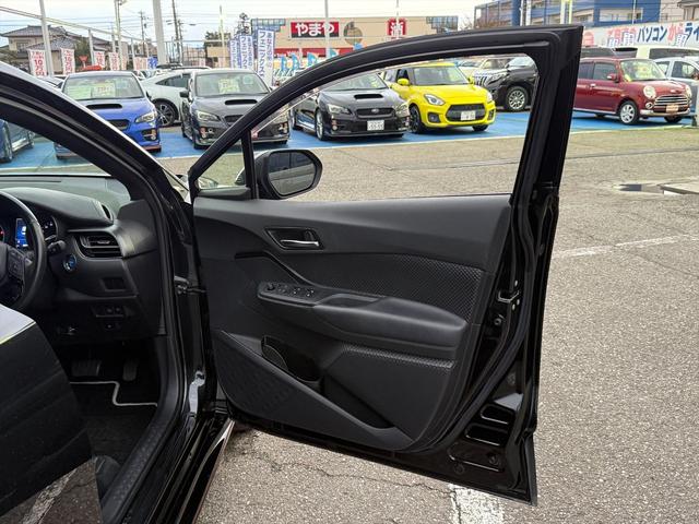 Ｃ－ＨＲ Ｓ　ＬＥＤエディション　ハイブリッド　純正フルエアロ試乗ＯＫ　純正エアロＦＳＲ　セーフティセンス　プリクラッシュセーフティ　レーダークルコン　ＬＥＤヘッドランプ　シーケンシャルウインカー　９インチナビＴＶ　Ｂｌｕｅｔｏｏｔｈ　バックカメラ　ＥＴＣ　試乗ＯＫ（21枚目）