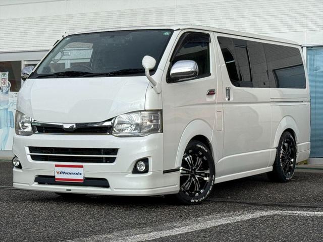 レジアスエースバン ロングスーパーＧＬ４ＷＤディーゼルＴタイベル交換済☆試乗ＯＫ　タイベル交換済　モデリスタフルエアロ　エアロボンネット　ＴＯＭ’ｓテールランプ　ＮＡＳＣＡＲタイヤ　１０インチアンドロイドナビ　Ｙｏｕｔｕｂｅアプリ　Ｂｌｕｅｔｏｏｔｈ　バックカメラ　ＥＴＣ　試乗ＯＫ（3枚目）