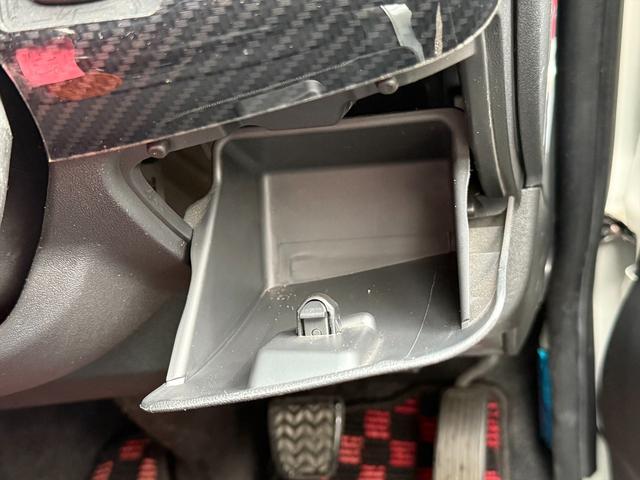 レジアスエースバン ロングスーパーＧＬ４ＷＤディーゼルＴタイベル交換済☆試乗ＯＫ　タイベル交換済　モデリスタフルエアロ　エアロボンネット　ＴＯＭ’ｓテールランプ　ＮＡＳＣＡＲタイヤ　１０インチアンドロイドナビ　Ｙｏｕｔｕｂｅアプリ　Ｂｌｕｅｔｏｏｔｈ　バックカメラ　ＥＴＣ　試乗ＯＫ（39枚目）