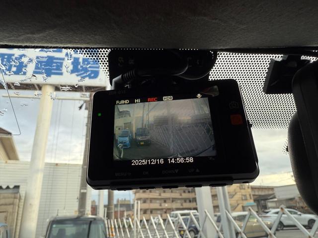 レジアスエースバン ロングスーパーＧＬ４ＷＤディーゼルＴタイベル交換済☆試乗ＯＫ　タイベル交換済　モデリスタフルエアロ　エアロボンネット　ＴＯＭ’ｓテールランプ　ＮＡＳＣＡＲタイヤ　１０インチアンドロイドナビ　Ｙｏｕｔｕｂｅアプリ　Ｂｌｕｅｔｏｏｔｈ　バックカメラ　ＥＴＣ　試乗ＯＫ（60枚目）