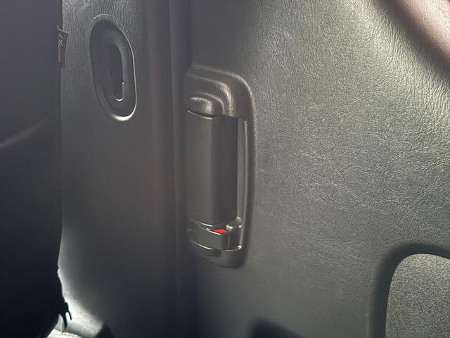 レジアスエースバン ロングスーパーＧＬ４ＷＤディーゼルＴタイベル交換済☆試乗ＯＫ　タイベル交換済　モデリスタフルエアロ　エアロボンネット　ＴＯＭ’ｓテールランプ　ＮＡＳＣＡＲタイヤ　１０インチアンドロイドナビ　Ｙｏｕｔｕｂｅアプリ　Ｂｌｕｅｔｏｏｔｈ　バックカメラ　ＥＴＣ　試乗ＯＫ（72枚目）