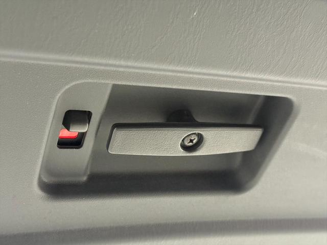 レジアスエースバン ロングスーパーＧＬ４ＷＤディーゼルＴタイベル交換済☆試乗ＯＫ　タイベル交換済　モデリスタフルエアロ　エアロボンネット　ＴＯＭ’ｓテールランプ　ＮＡＳＣＡＲタイヤ　１０インチアンドロイドナビ　Ｙｏｕｔｕｂｅアプリ　Ｂｌｕｅｔｏｏｔｈ　バックカメラ　ＥＴＣ　試乗ＯＫ（76枚目）