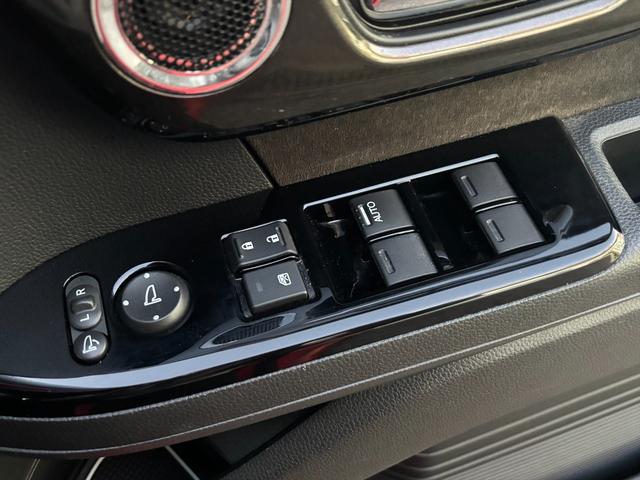 Ｎ－ＢＯＸカスタム Ｇ・ＥＸターボホンダセンシング☆無限仕様☆純正ナビ☆試乗ＯＫ　無限Ｆグリル　無限バイザー＆フロアマット　ツートンルーフ　両側パワスラ　アダプティブクルコン　ブレーキアシスト　革調シートカバー　純正８型ナビＴＶ　Ｂｌｕｅｔｏｏｔｈ　バックカメラ　ＥＴＣ　試乗ＯＫ（52枚目）