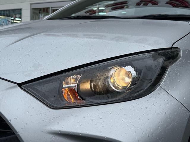 ヤリス ハイブリッドＧセーフティセンス純正ナビ全方位カメラ試乗ＯＫ　プリクラッシュセーフティ　レーダークルコン　クリアランスソナー　前席シートヒーター　純正８インチナビ　Ｂｌｕｅｔｏｏｔｈ　ミラキャスト　全方位カメラ　ビルトインＥＴＣ　ドラレコ　ステリモ　試乗ＯＫ（12枚目）