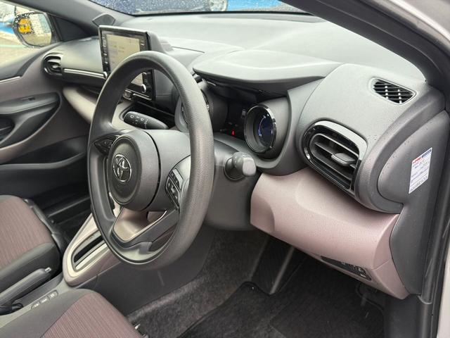 ヤリス ハイブリッドＧセーフティセンス純正ナビ全方位カメラ試乗ＯＫ　プリクラッシュセーフティ　レーダークルコン　クリアランスソナー　前席シートヒーター　純正８インチナビ　Ｂｌｕｅｔｏｏｔｈ　ミラキャスト　全方位カメラ　ビルトインＥＴＣ　ドラレコ　ステリモ　試乗ＯＫ（21枚目）