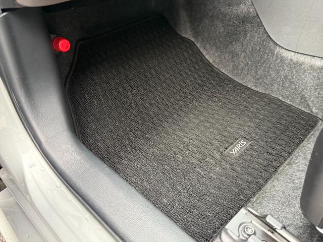 ヤリス ハイブリッドＧセーフティセンス純正ナビ全方位カメラ試乗ＯＫ　プリクラッシュセーフティ　レーダークルコン　クリアランスソナー　前席シートヒーター　純正８インチナビ　Ｂｌｕｅｔｏｏｔｈ　ミラキャスト　全方位カメラ　ビルトインＥＴＣ　ドラレコ　ステリモ　試乗ＯＫ（24枚目）