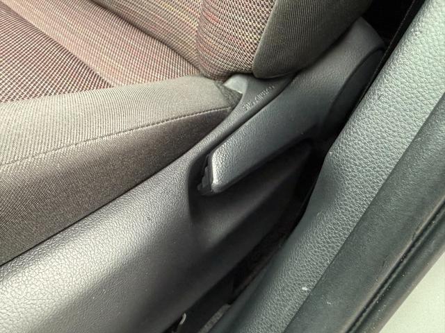 ヤリス ハイブリッドＧセーフティセンス純正ナビ全方位カメラ試乗ＯＫ　プリクラッシュセーフティ　レーダークルコン　クリアランスソナー　前席シートヒーター　純正８インチナビ　Ｂｌｕｅｔｏｏｔｈ　ミラキャスト　全方位カメラ　ビルトインＥＴＣ　ドラレコ　ステリモ　試乗ＯＫ（25枚目）