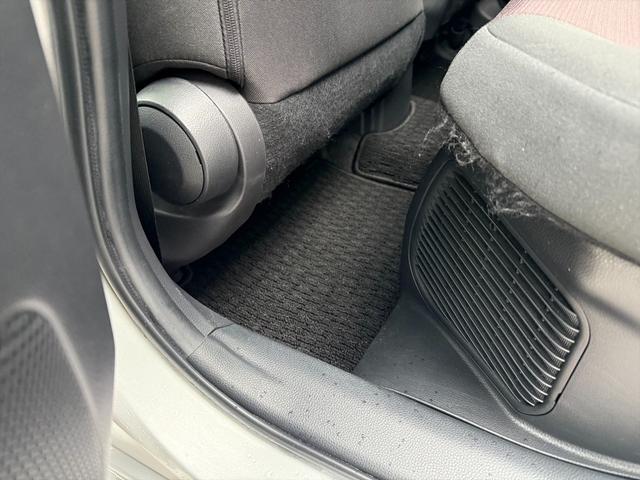 ヤリス ハイブリッドＧセーフティセンス純正ナビ全方位カメラ試乗ＯＫ　プリクラッシュセーフティ　レーダークルコン　クリアランスソナー　前席シートヒーター　純正８インチナビ　Ｂｌｕｅｔｏｏｔｈ　ミラキャスト　全方位カメラ　ビルトインＥＴＣ　ドラレコ　ステリモ　試乗ＯＫ（30枚目）