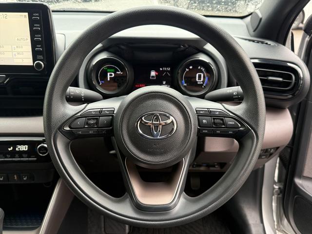 ヤリス ハイブリッドＧセーフティセンス純正ナビ全方位カメラ試乗ＯＫ　プリクラッシュセーフティ　レーダークルコン　クリアランスソナー　前席シートヒーター　純正８インチナビ　Ｂｌｕｅｔｏｏｔｈ　ミラキャスト　全方位カメラ　ビルトインＥＴＣ　ドラレコ　ステリモ　試乗ＯＫ（42枚目）