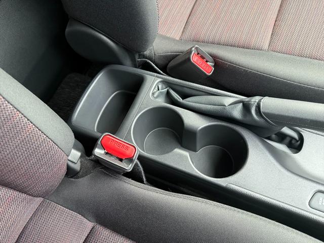 ヤリス ハイブリッドＧセーフティセンス純正ナビ全方位カメラ試乗ＯＫ　プリクラッシュセーフティ　レーダークルコン　クリアランスソナー　前席シートヒーター　純正８インチナビ　Ｂｌｕｅｔｏｏｔｈ　ミラキャスト　全方位カメラ　ビルトインＥＴＣ　ドラレコ　ステリモ　試乗ＯＫ（66枚目）