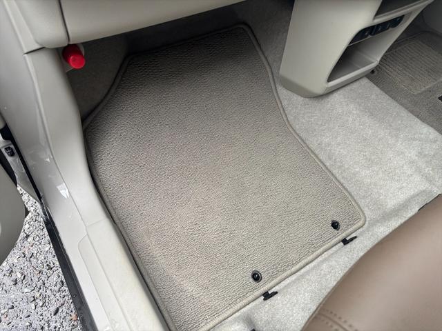 アルトラパンＬＣ Ｌデュアルカメラブレーキ　ＬＤＷ　ディスプレイオーディオ　デュアルカメラブレーキ　レーンキープ　メーカーディスプレイオーディオ　アップルカープレイ　Ｂカメラ　Ｂｌｕｅｔｏｏｔｈ　ハーフレザーシート　ビルトインＥＴＣ　シートヒーター　コーナーソナー　試乗ＯＫ（17枚目）