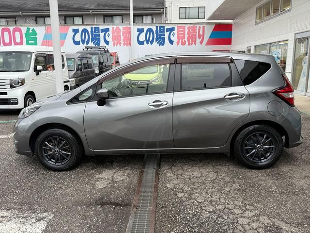 ノート Ｘエマージェンシーブレーキ　レーンキープ　メモリーナビ　ＴＶ　エマージェンシーブレーキ　レーンキープ　メモリーナビ　ＴＶ　ＤＶＤ再生　Ｂｌｕｅｔｏｏｔｈ　アラウンドビューモニター　スマートルームミラー　ＥＴＣ　ドラレコ　スマートキー　プッシュスタート　試乗ＯＫ（4枚目）