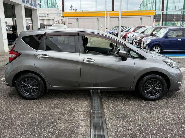 ノート Ｘエマージェンシーブレーキ　レーンキープ　メモリーナビ　ＴＶ　エマージェンシーブレーキ　レーンキープ　メモリーナビ　ＴＶ　ＤＶＤ再生　Ｂｌｕｅｔｏｏｔｈ　アラウンドビューモニター　スマートルームミラー　ＥＴＣ　ドラレコ　スマートキー　プッシュスタート　試乗ＯＫ（8枚目）