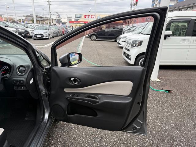 ノート Ｘエマージェンシーブレーキ　レーンキープ　メモリーナビ　ＴＶ　エマージェンシーブレーキ　レーンキープ　メモリーナビ　ＴＶ　ＤＶＤ再生　Ｂｌｕｅｔｏｏｔｈ　アラウンドビューモニター　スマートルームミラー　ＥＴＣ　ドラレコ　スマートキー　プッシュスタート　試乗ＯＫ（15枚目）