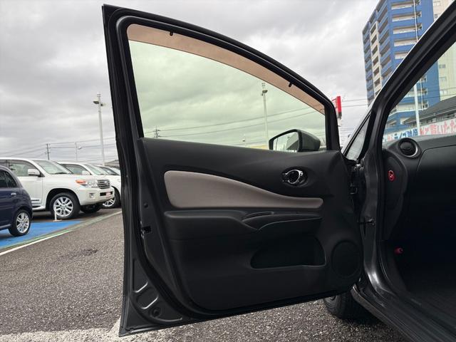 ノート Ｘエマージェンシーブレーキ　レーンキープ　メモリーナビ　ＴＶ　エマージェンシーブレーキ　レーンキープ　メモリーナビ　ＴＶ　ＤＶＤ再生　Ｂｌｕｅｔｏｏｔｈ　アラウンドビューモニター　スマートルームミラー　ＥＴＣ　ドラレコ　スマートキー　プッシュスタート　試乗ＯＫ（20枚目）