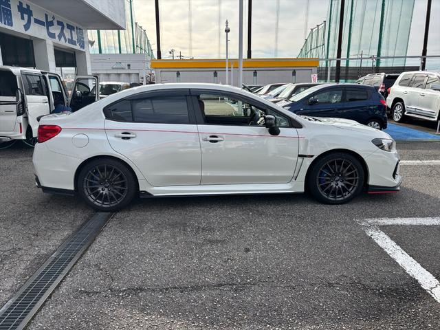 ＷＲＸ Ｓ４ ＳＴＩスポーツアイサイト後期ＡＷＤ純正８型ナビＴＶ試乗ＯＫ　後期型　ＳＴｉエアロＦＳＲ　サンルーフ　純正半革ＲＥＣＡＲＯシート　４ＷＤターボ　アダプティブクルコン　パドルシフト　アイサイト　純正８型ナビ　Ｂｌｕｅｔｏｏｔｈ　フルセグＴＶ　ＦＳＢカメラ　試乗ＯＫ（5枚目）