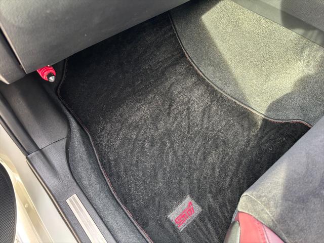 ＷＲＸ Ｓ４ ＳＴＩスポーツアイサイト後期ＡＷＤ純正８型ナビＴＶ試乗ＯＫ　後期型　ＳＴｉエアロＦＳＲ　サンルーフ　純正半革ＲＥＣＡＲＯシート　４ＷＤターボ　アダプティブクルコン　パドルシフト　アイサイト　純正８型ナビ　Ｂｌｕｅｔｏｏｔｈ　フルセグＴＶ　ＦＳＢカメラ　試乗ＯＫ（18枚目）