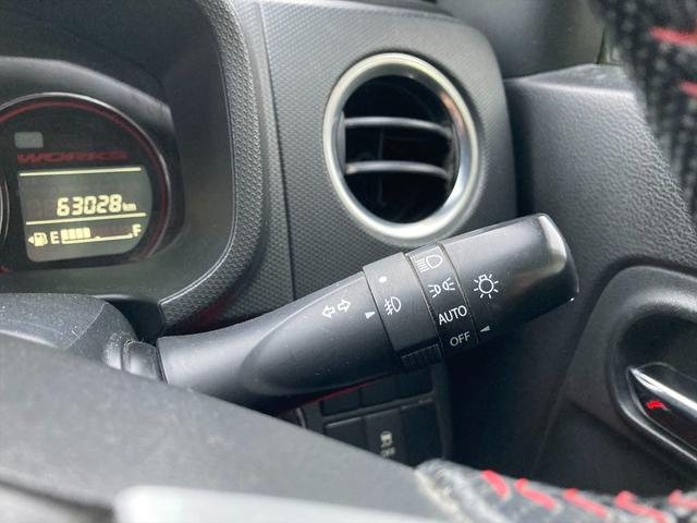 アルトワークス ５速マニュアル☆モンスタースポーツマフラー☆試乗ＯＫ☆　５速マニュアル☆ターボ☆Ｍｏｎｓｔｅｒスポーツマフラー☆純正ＲＥＣＡＲＯシート☆純正エアロ☆純正アルミ☆メモリーナビ☆ＥＴＣ２．０☆スマートキー☆プッシュスタート☆横滑り防止☆試乗ＯＫ（30枚目）