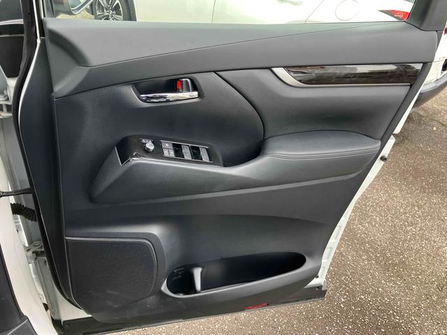 アルファード ２．５Ｓ　ＥＴＣ　バックカメラ　ナビ　クリアランスソナー　オートクルーズコントロール　レーンアシスト　衝突被害軽減システム　両側スライドドア　オートマチックハイビーム　オートライト　ＬＥＤヘッドランプ（42枚目）