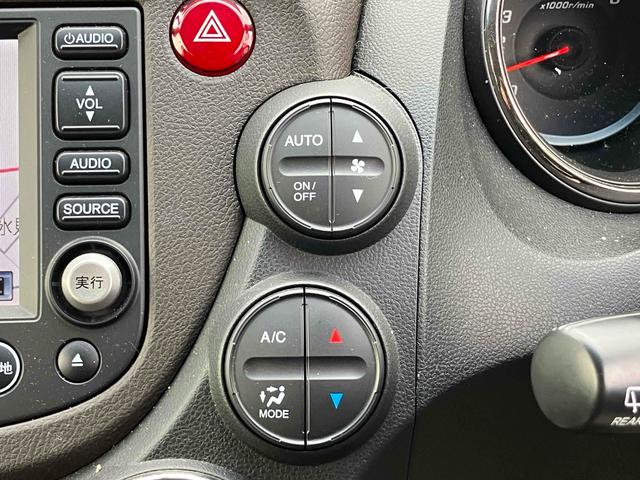 フィットシャトル １５Ｘ　４ＷＤ　ＥＴＣ　バックカメラ　ナビ　アルミホイール　電動格納ミラー　ＡＴ　盗難防止システム　衝突安全ボディ　ＡＢＳ　ＣＤ　エアコン　パワーステアリング　パワーウィンドウ（7枚目）