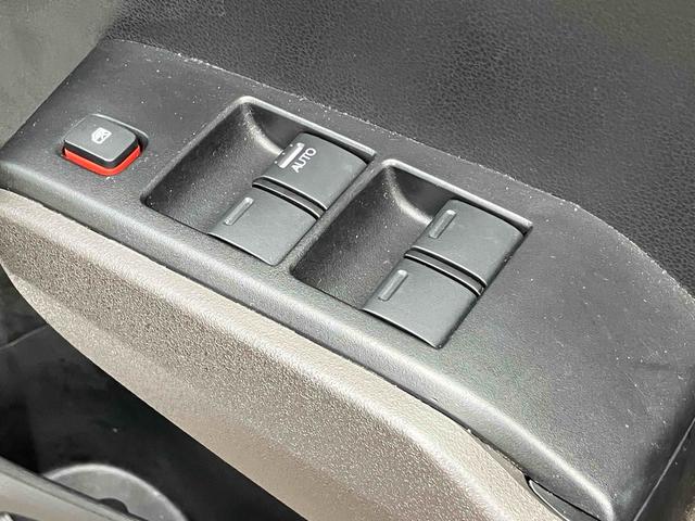 フィットシャトル １５Ｘ　４ＷＤ　ＥＴＣ　バックカメラ　ナビ　アルミホイール　電動格納ミラー　ＡＴ　盗難防止システム　衝突安全ボディ　ＡＢＳ　ＣＤ　エアコン　パワーステアリング　パワーウィンドウ（11枚目）