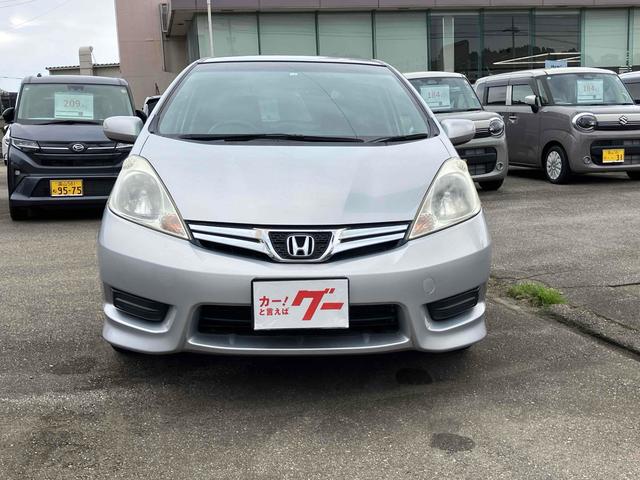 フィットシャトル １５Ｘ　４ＷＤ　ＥＴＣ　バックカメラ　ナビ　アルミホイール　電動格納ミラー　ＡＴ　盗難防止システム　衝突安全ボディ　ＡＢＳ　ＣＤ　エアコン　パワーステアリング　パワーウィンドウ（12枚目）