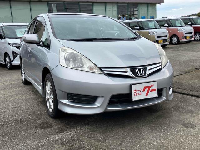 フィットシャトル １５Ｘ　４ＷＤ　ＥＴＣ　バックカメラ　ナビ　アルミホイール　電動格納ミラー　ＡＴ　盗難防止システム　衝突安全ボディ　ＡＢＳ　ＣＤ　エアコン　パワーステアリング　パワーウィンドウ（13枚目）