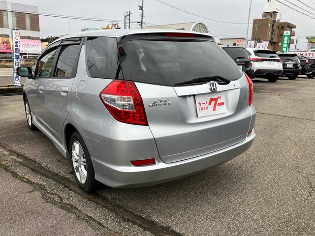 フィットシャトル １５Ｘ　４ＷＤ　ＥＴＣ　バックカメラ　ナビ　アルミホイール　電動格納ミラー　ＡＴ　盗難防止システム　衝突安全ボディ　ＡＢＳ　ＣＤ　エアコン　パワーステアリング　パワーウィンドウ（18枚目）