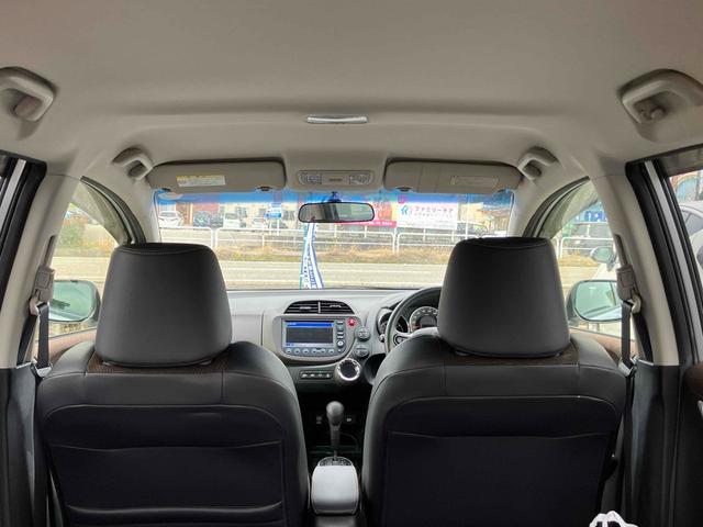 フィットシャトル １５Ｘ　４ＷＤ　ＥＴＣ　バックカメラ　ナビ　アルミホイール　電動格納ミラー　ＡＴ　盗難防止システム　衝突安全ボディ　ＡＢＳ　ＣＤ　エアコン　パワーステアリング　パワーウィンドウ（27枚目）