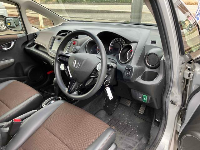 フィットシャトル １５Ｘ　４ＷＤ　ＥＴＣ　バックカメラ　ナビ　アルミホイール　電動格納ミラー　ＡＴ　盗難防止システム　衝突安全ボディ　ＡＢＳ　ＣＤ　エアコン　パワーステアリング　パワーウィンドウ（38枚目）