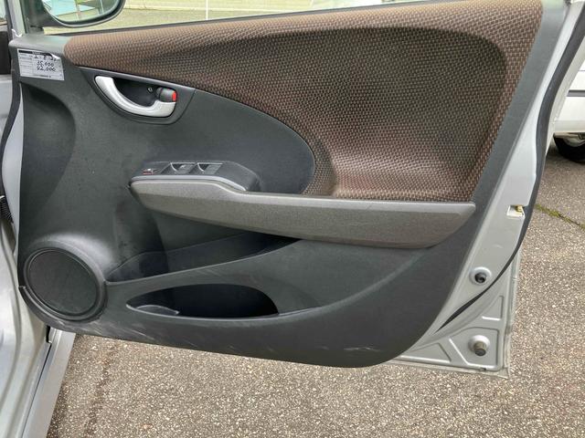 フィットシャトル １５Ｘ　４ＷＤ　ＥＴＣ　バックカメラ　ナビ　アルミホイール　電動格納ミラー　ＡＴ　盗難防止システム　衝突安全ボディ　ＡＢＳ　ＣＤ　エアコン　パワーステアリング　パワーウィンドウ（39枚目）